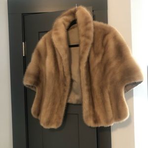 Ladies fur stole Medium